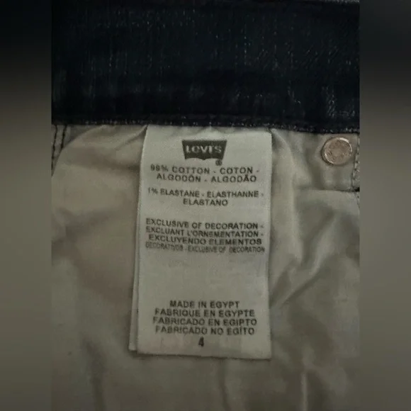 Levi’s 515 Women's Cuffed Capri jeans w/decorative stitching. Size 4. - Picture 6 of 8